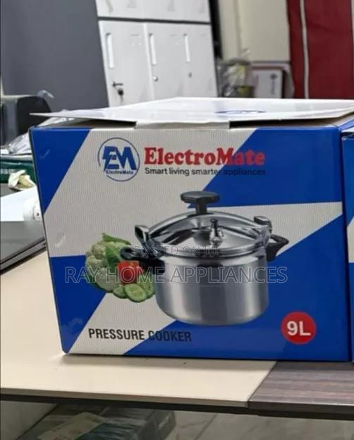 9litres. Manual Pressure Cooker