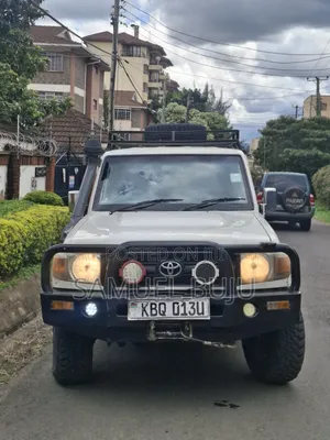 Toyota Land Cruiser 2011 Beige