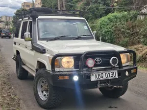 Toyota Land Cruiser 2011 Beige