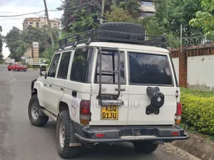 Toyota Land Cruiser 2011 Beige