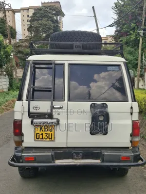 Toyota Land Cruiser 2011 Beige