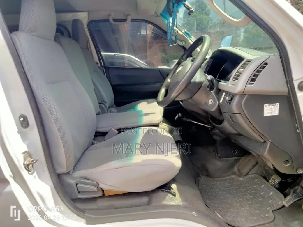Toyota HiAce 2010 White
