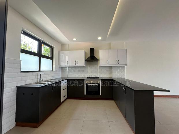 2bdrm Duplex in Hurlingham for rent - thumbnail 2