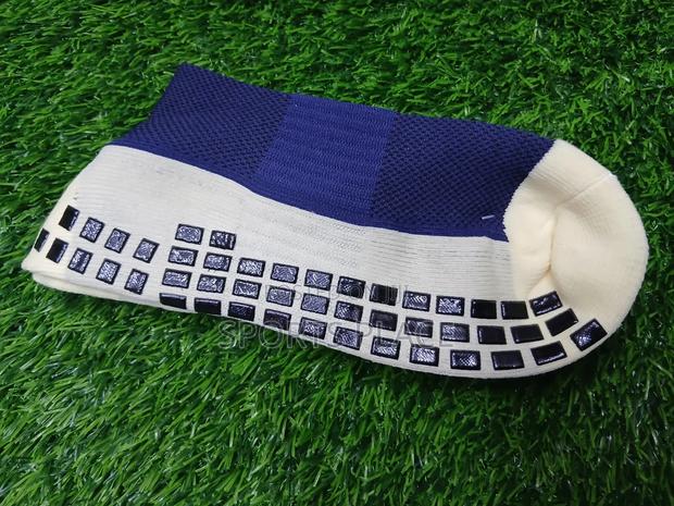 Sports Socks - With Grip Sole - thumbnail 2
