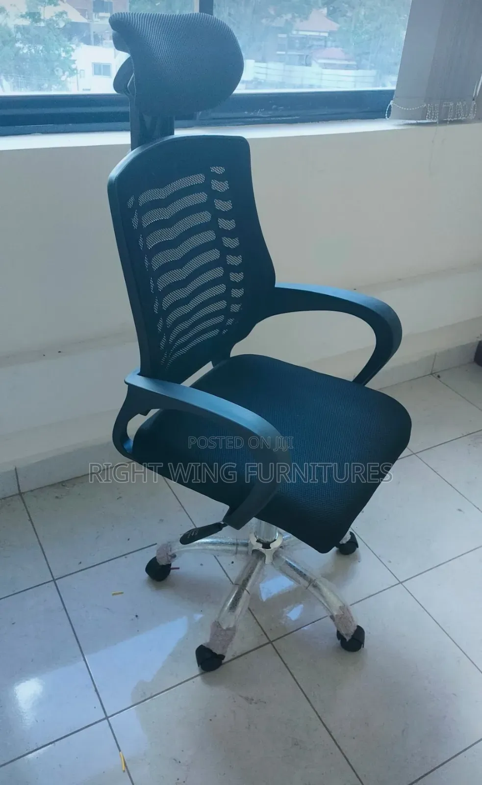 Executive Office Chair With Chrome Base (Headrest)
