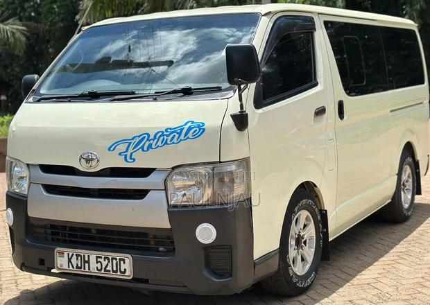 Toyota HiAce 2018 White
