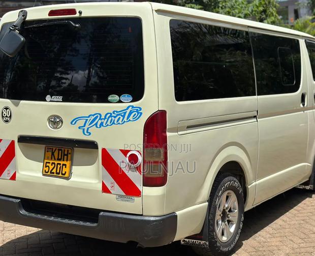Toyota HiAce 2018 White - thumbnail 5