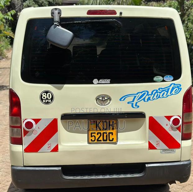 Toyota HiAce 2018 White - thumbnail 8