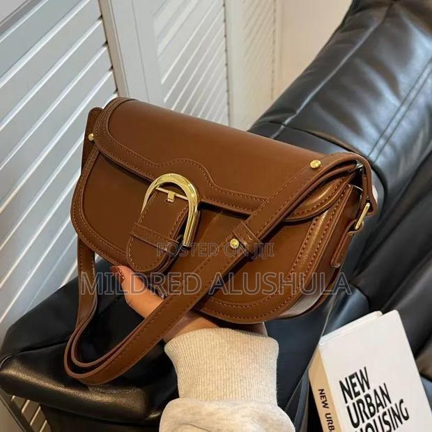 Crossbody Saddle Bag - thumbnail 2