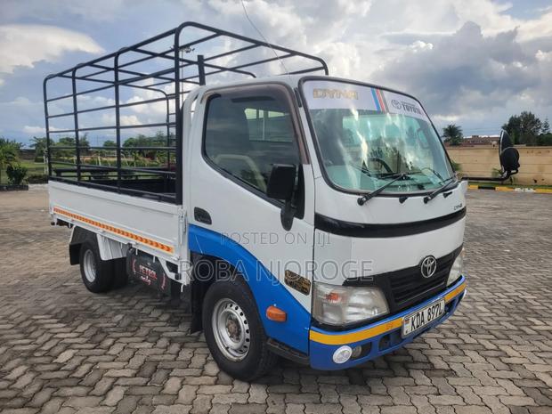 Toyota Dyna Very Clean - thumbnail 2