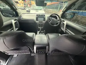 Toyota Land Cruiser Prado Kakadu 2018 Gray