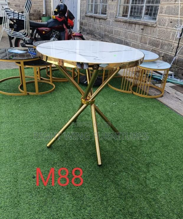 M88 Round Dining Table(Indoor /Outdoor) - main view