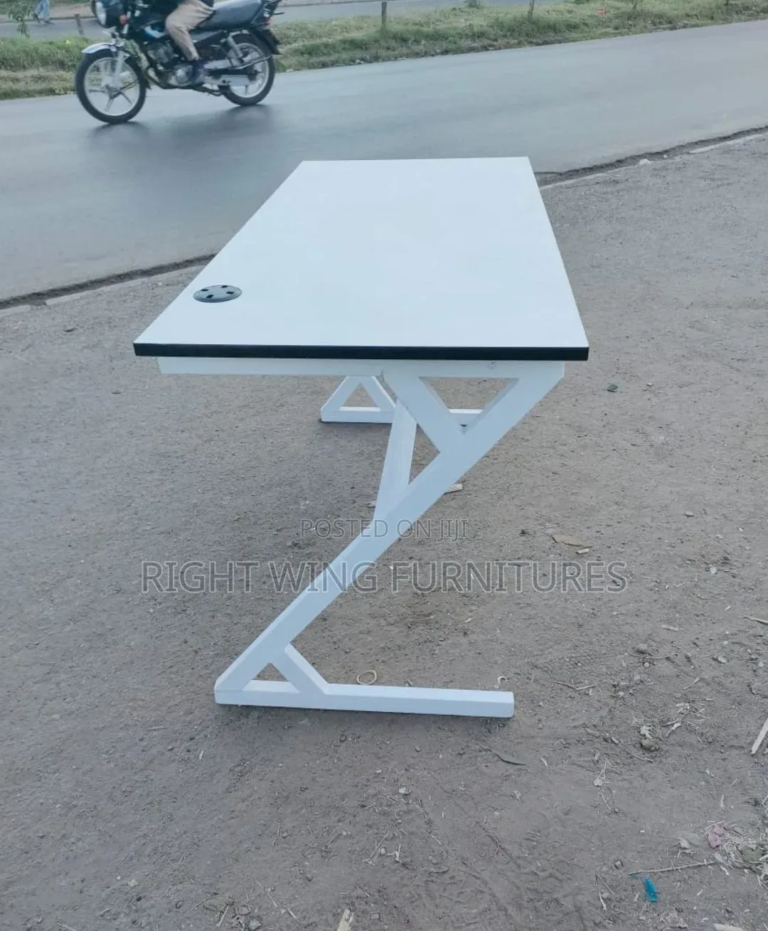 All Wite Z-Shape Steel Frame With Top (Office Desk)