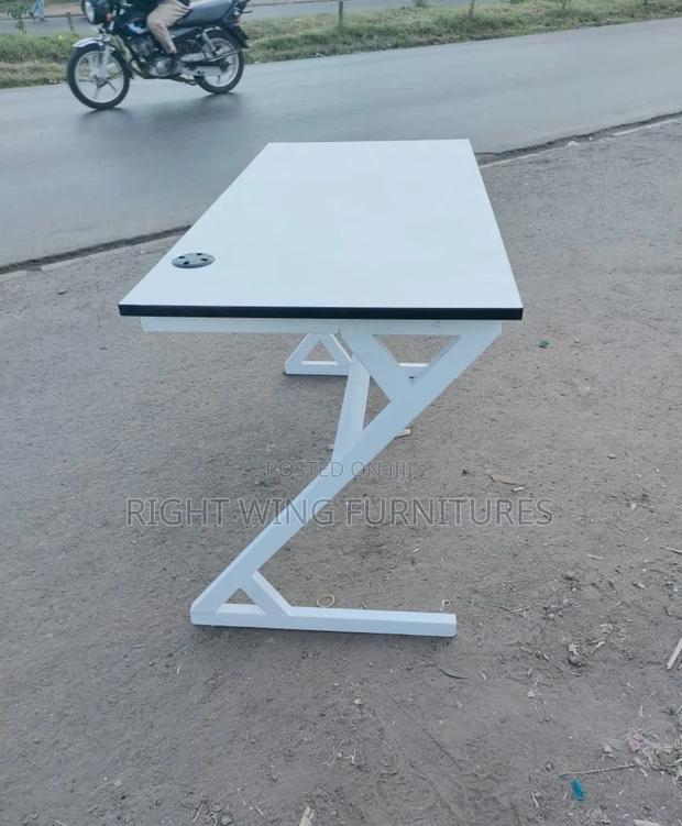 All Wite Z-Shape Steel Frame With Top (Office Desk) - main view