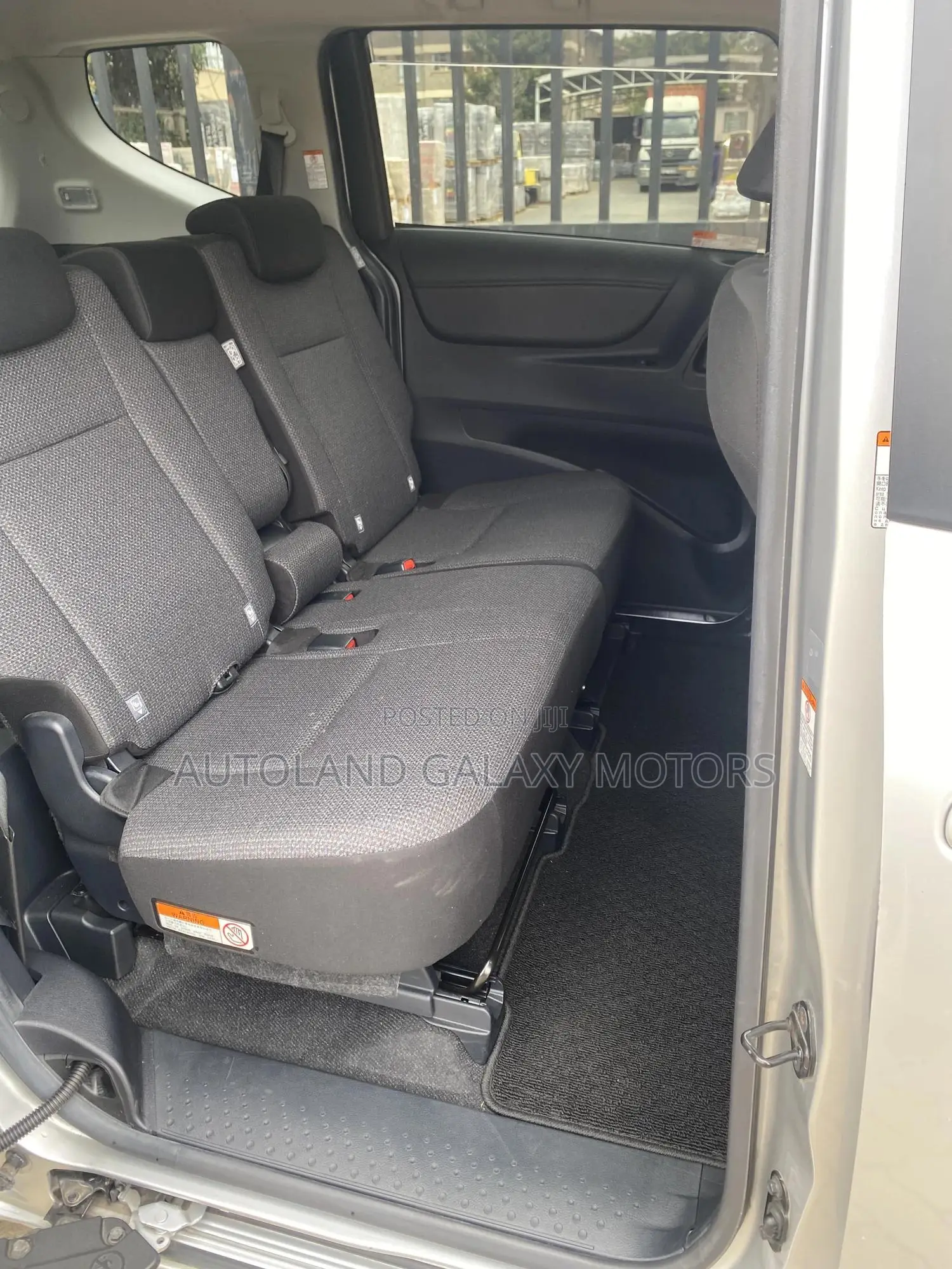 Toyota Sienta 2020 Silver