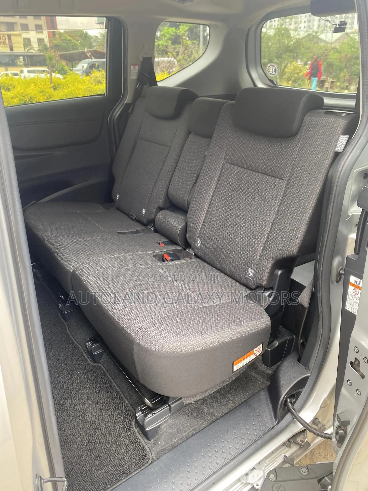 Toyota Sienta 2020 Silver
