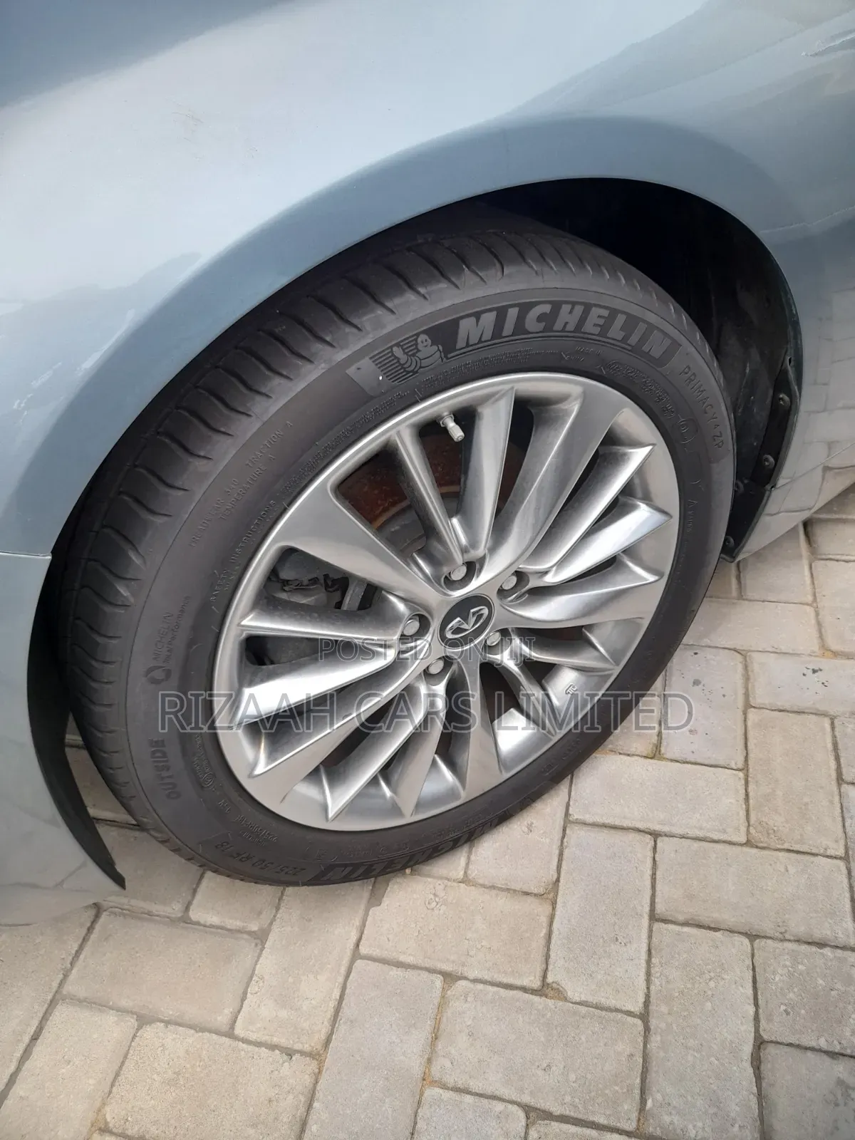 Nissan Skyline 2019 Blue