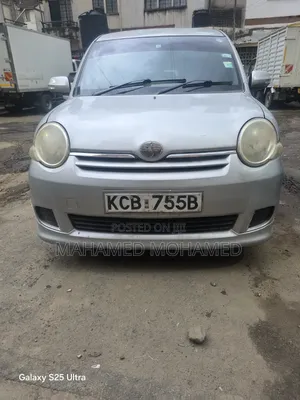 Toyota Sienta 2007 Silver