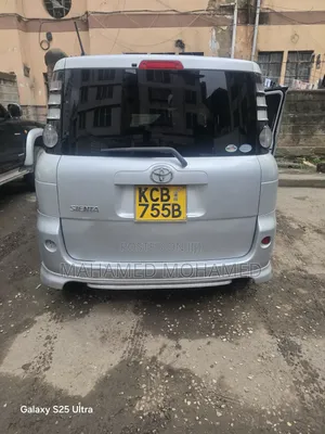 Toyota Sienta 2007 Silver