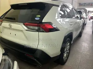 Toyota RAV4 2019 White