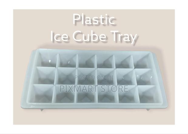 Ice Cube Tray – Easy Fill, Easy Release, Strong Plastic