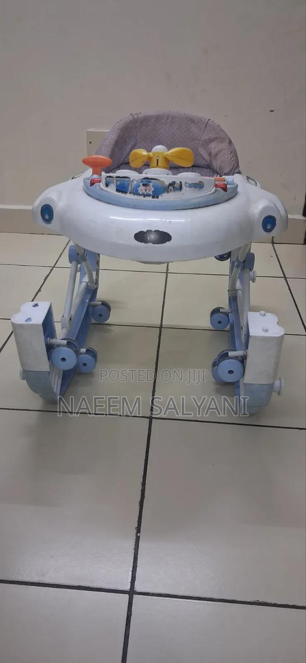 2 in 1 Baby Walker and Rocker - thumbnail 5