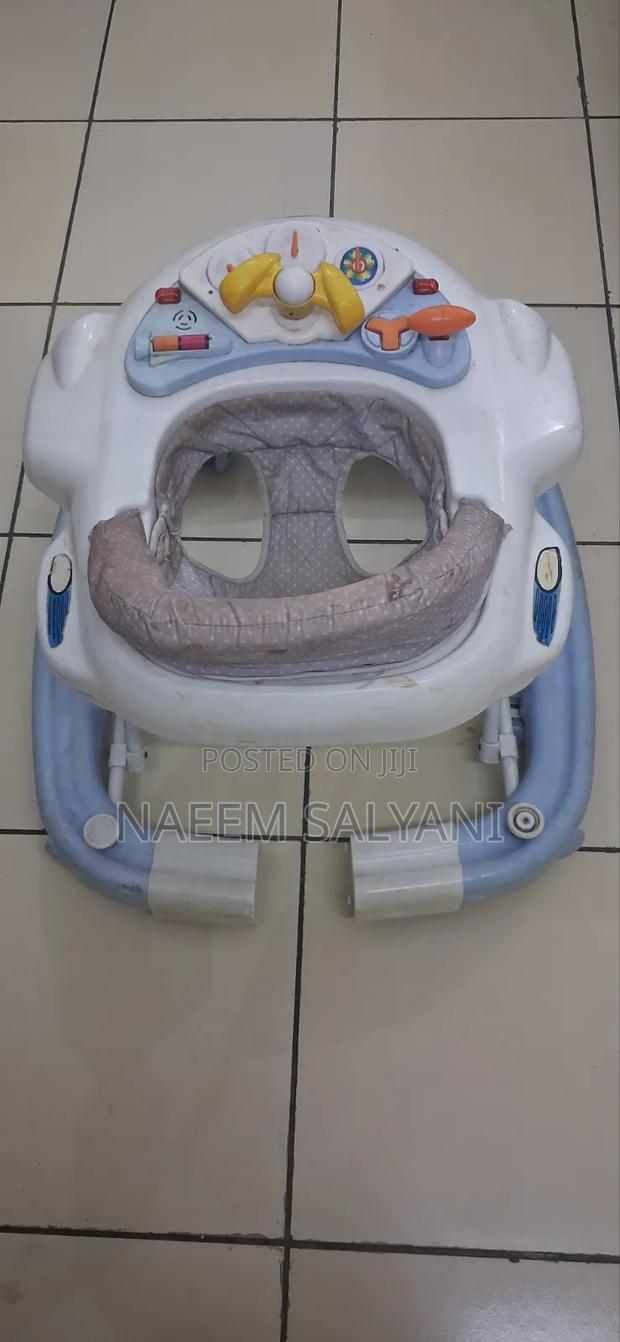 2 in 1 Baby Walker and Rocker - thumbnail 6