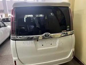 Toyota Noah 2019 White