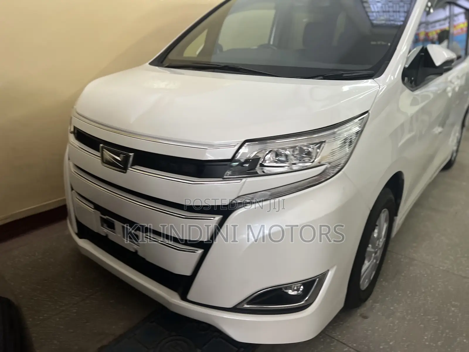Toyota Noah 2019 White