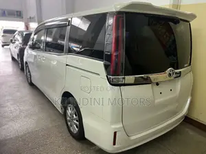 Toyota Noah 2019 White