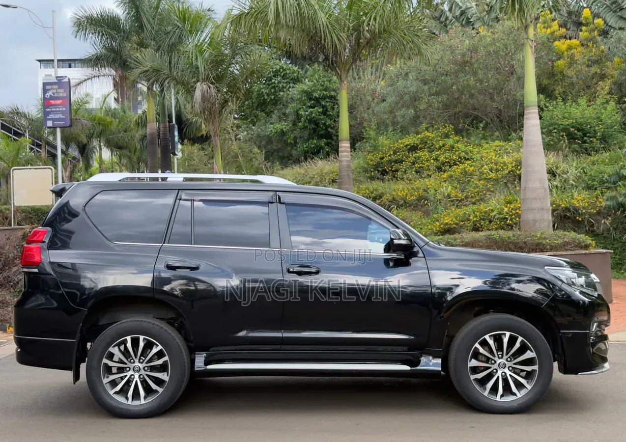 Toyota Land Cruiser Prado 2.8 2020 Black