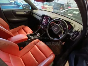 Volvo XC40 2019 Gray