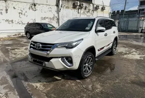 Toyota Fortuner 2018 White