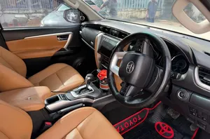 Toyota Fortuner 2018 White