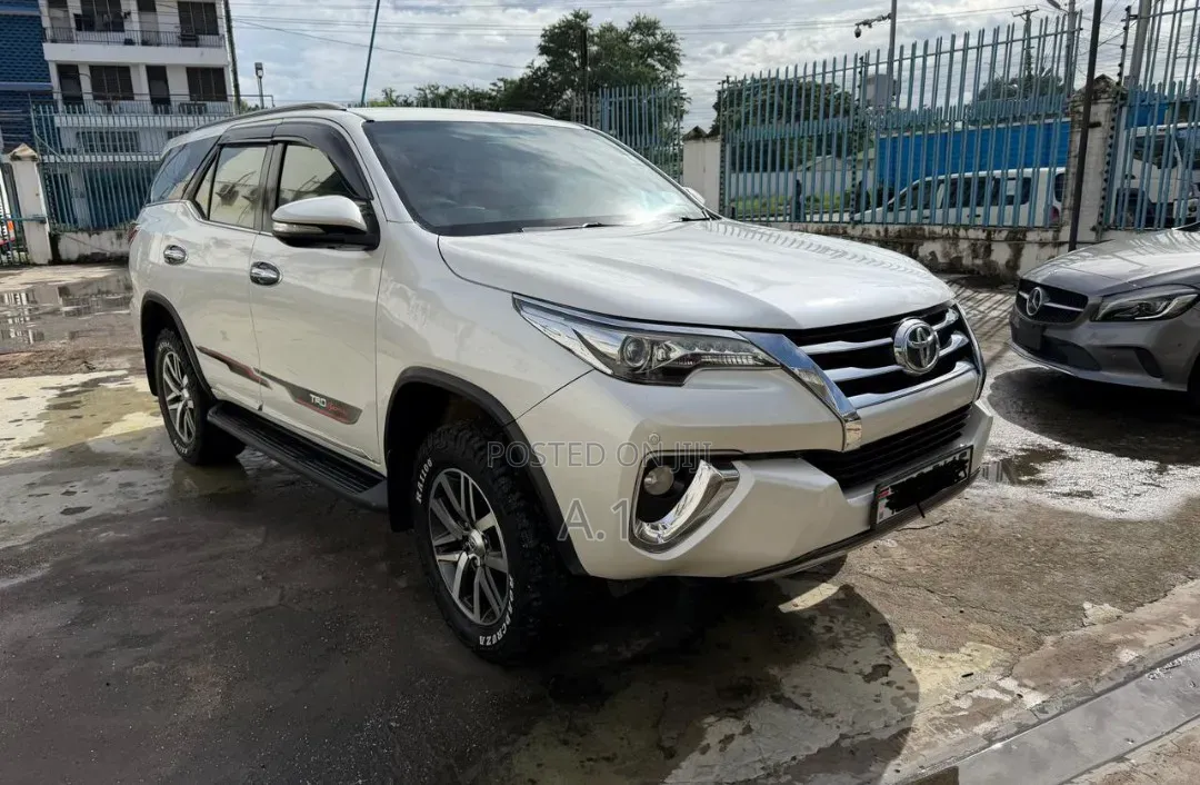 Toyota Fortuner 2018 White