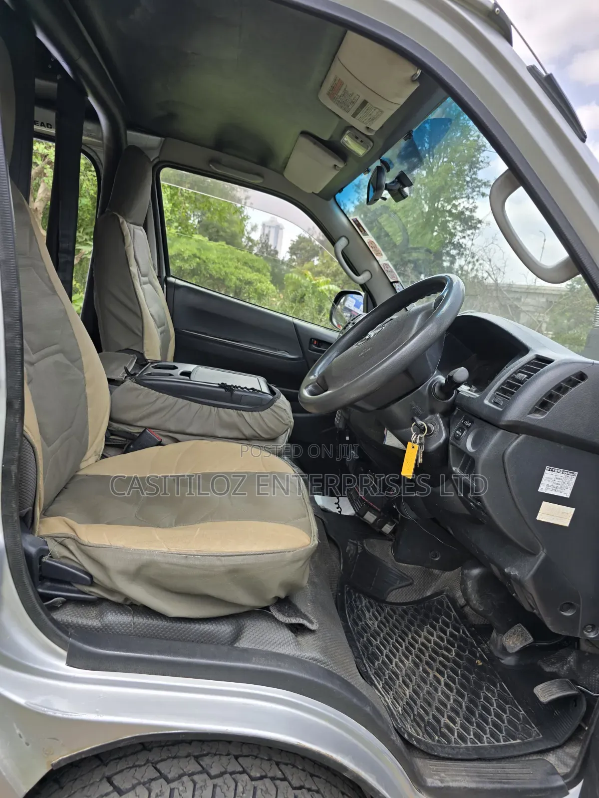 Toyota HiAce 2016 Silver