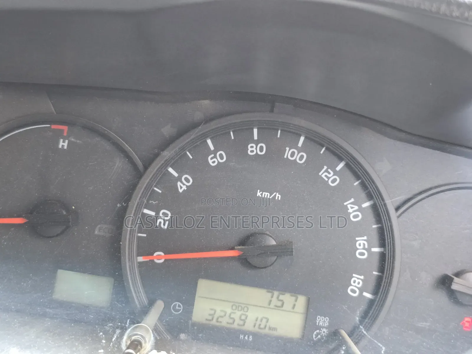 Toyota HiAce 2016 Silver