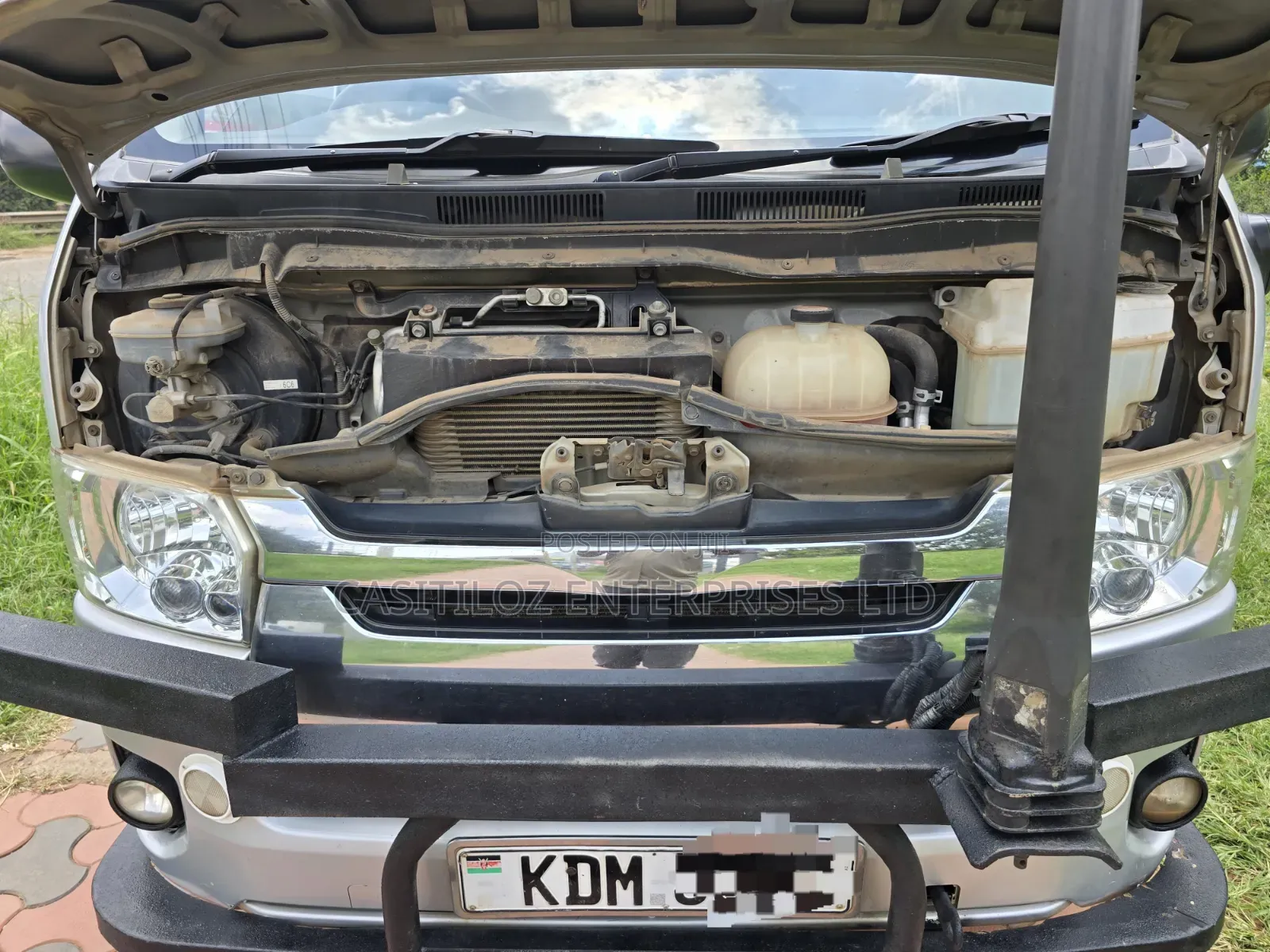 Toyota HiAce 2016 Silver