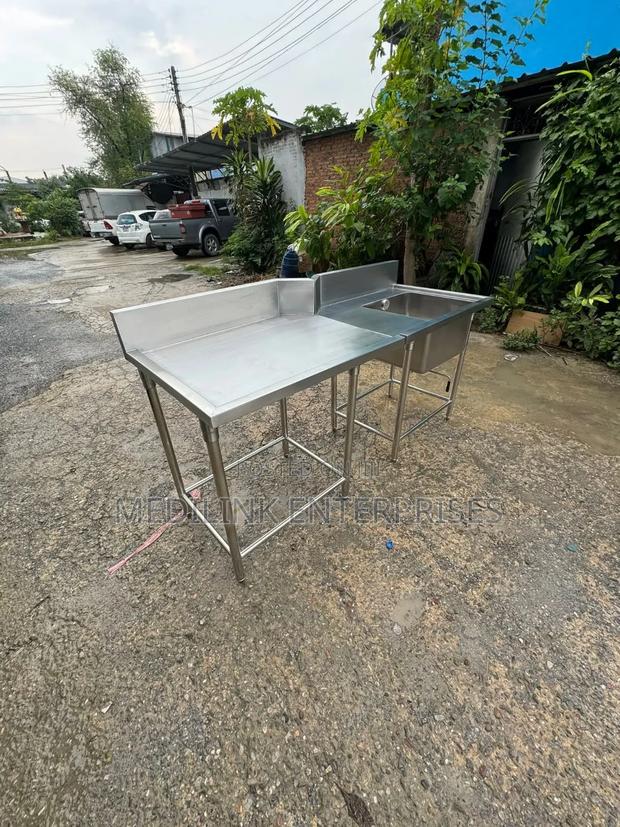 Customized Single Wink With a Working Space - main view