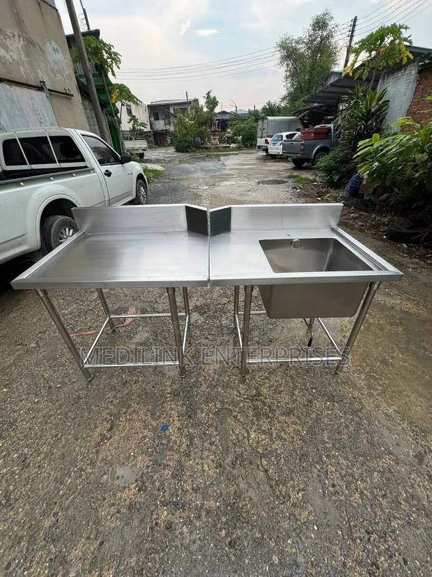 Ss 304 Stainless Customized Single Bowl With a Working Space