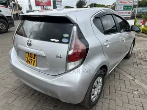 Toyota Aqua 2015 Silver