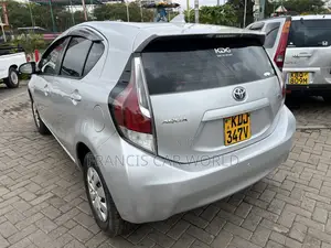 Toyota Aqua 2015 Silver