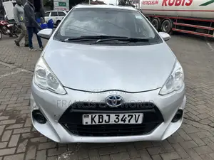 Toyota Aqua 2015 Silver
