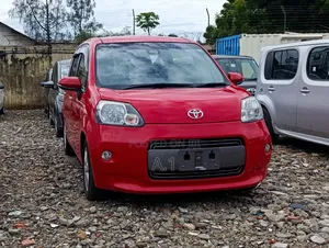Toyota Porte 1.5 FWD 2019 Red