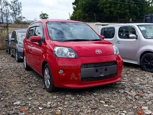 Toyota Porte 1.5 FWD 2019 Red