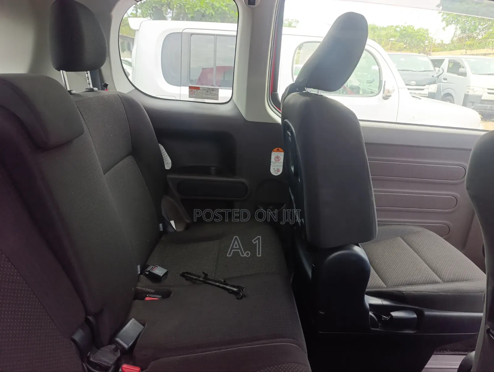 Toyota Porte 1.5 FWD 2019 Red