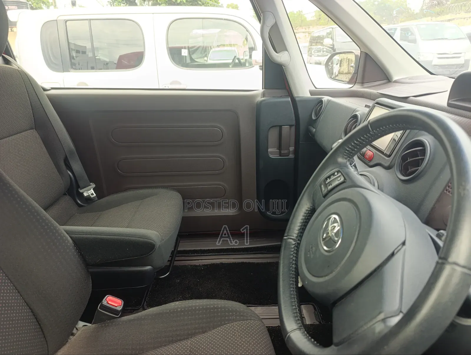 Toyota Porte 1.5 FWD 2019 Red