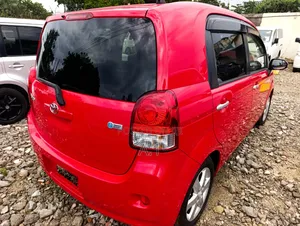 Toyota Porte 1.5 FWD 2019 Red