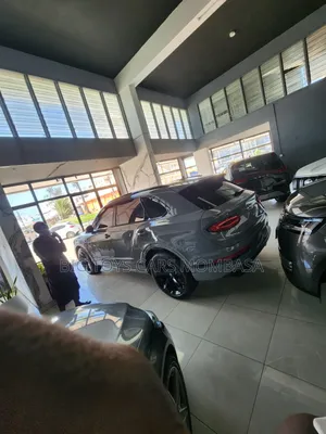 Bentley Bentayga 2023 Gray