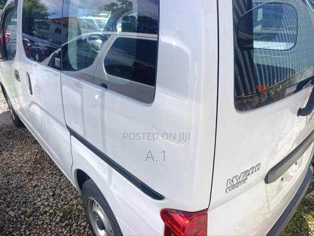 Nissan NV200 2019 White - thumbnail 7